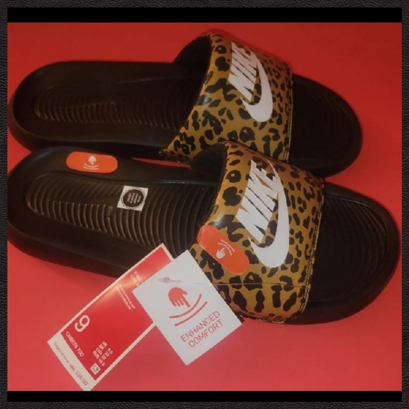🔥  NIKE Slides - Picture 8 of 10
